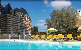Cosy appartement dans une villa avec piscine, proche du centre et de la mer